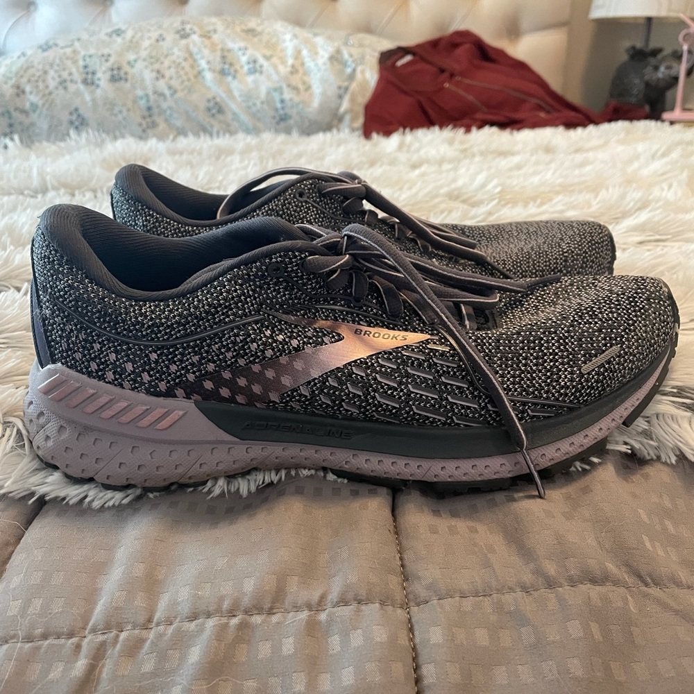 Brooks Adrenaline GTS 21 size 9